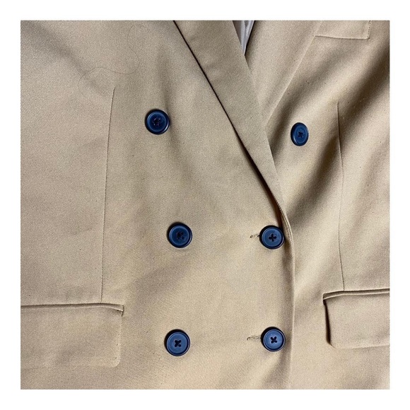 Tan Camel blazer jacket
Stradivarius Oversized  
65% Polyester 
Size UK Large - Picture 2 of 4